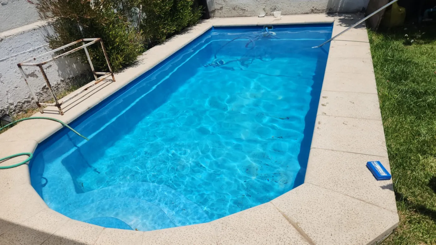 Piscina de casa mantenida por RedPiscinas en La Florida