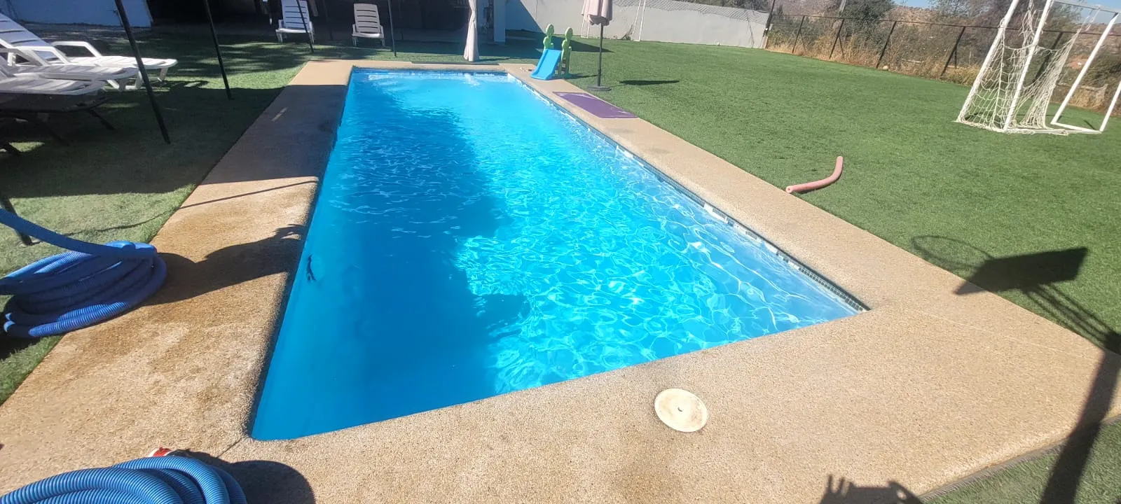 Piscina de casa mantenida por RedPiscinas en Puente Alto