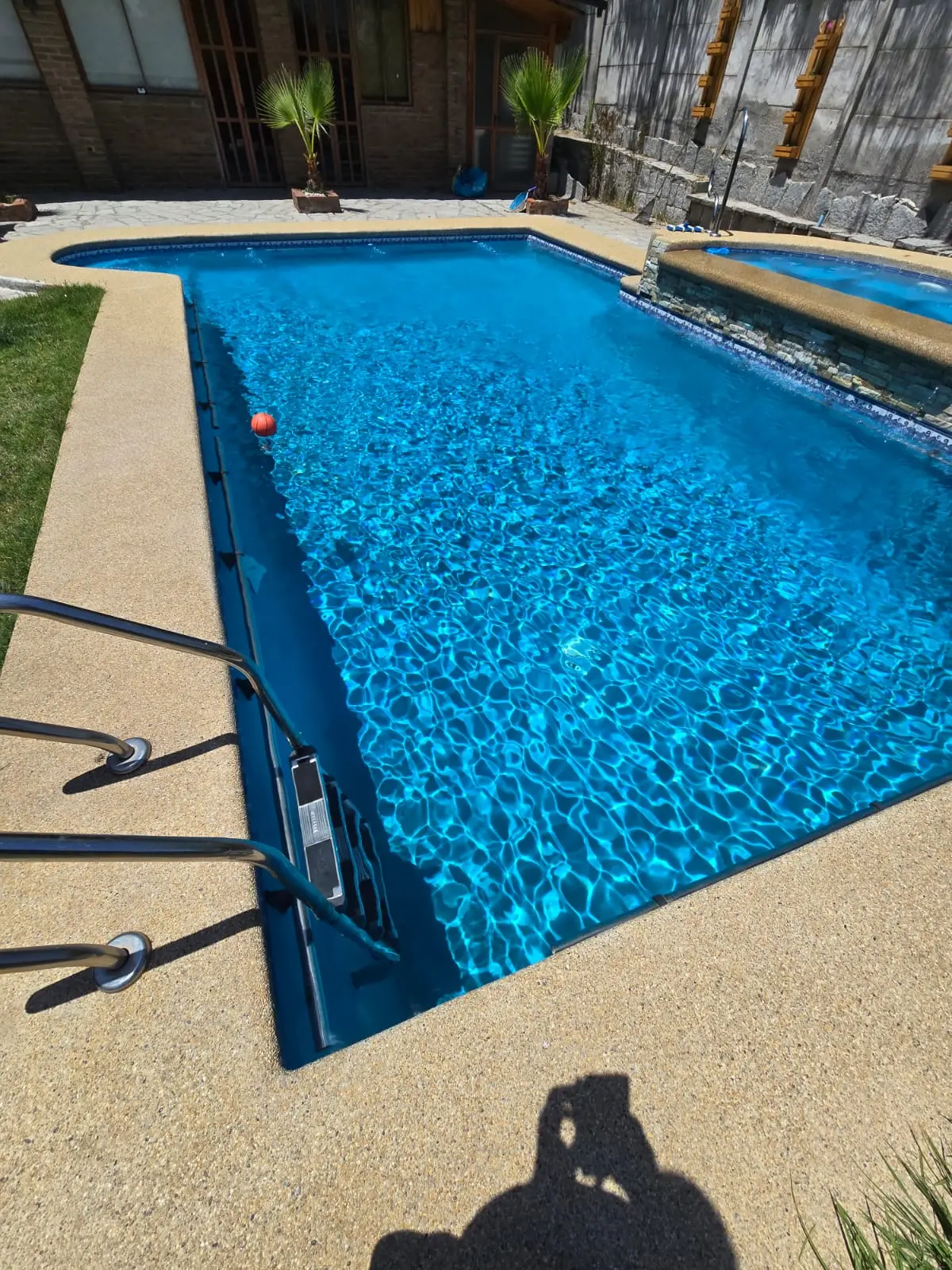 Piscina mantenida por RedPiscinas en La Cisterna