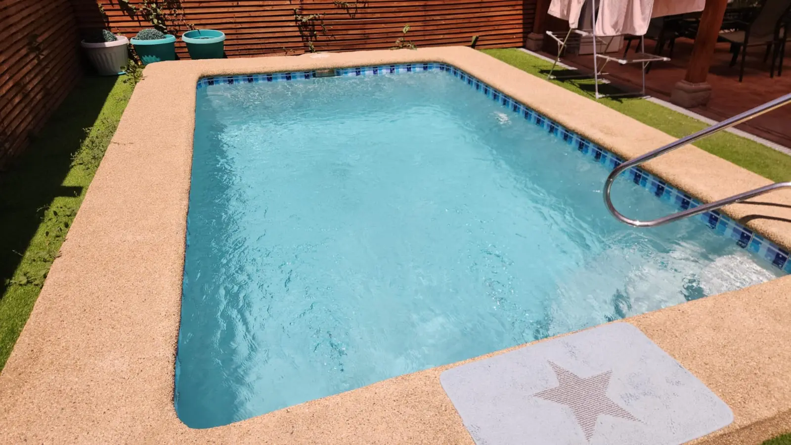 Piscina mantenida por RedPiscinas en Pirque